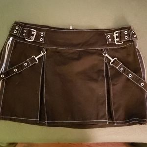 Tripp black pleated mini skirt sz XL